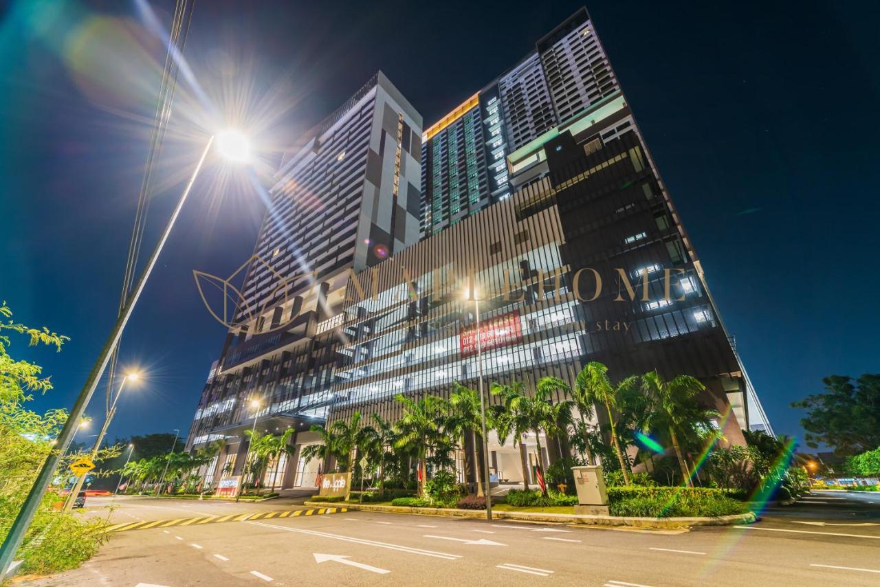 The Apple Melaka Apartment Exterior photo